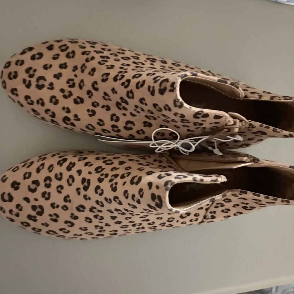 Cat & Jack animal print booties girls sz 4